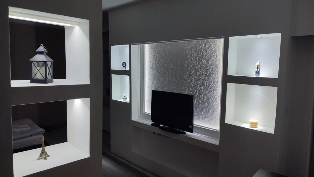Airport Apartment Air Surcin Bagian luar foto