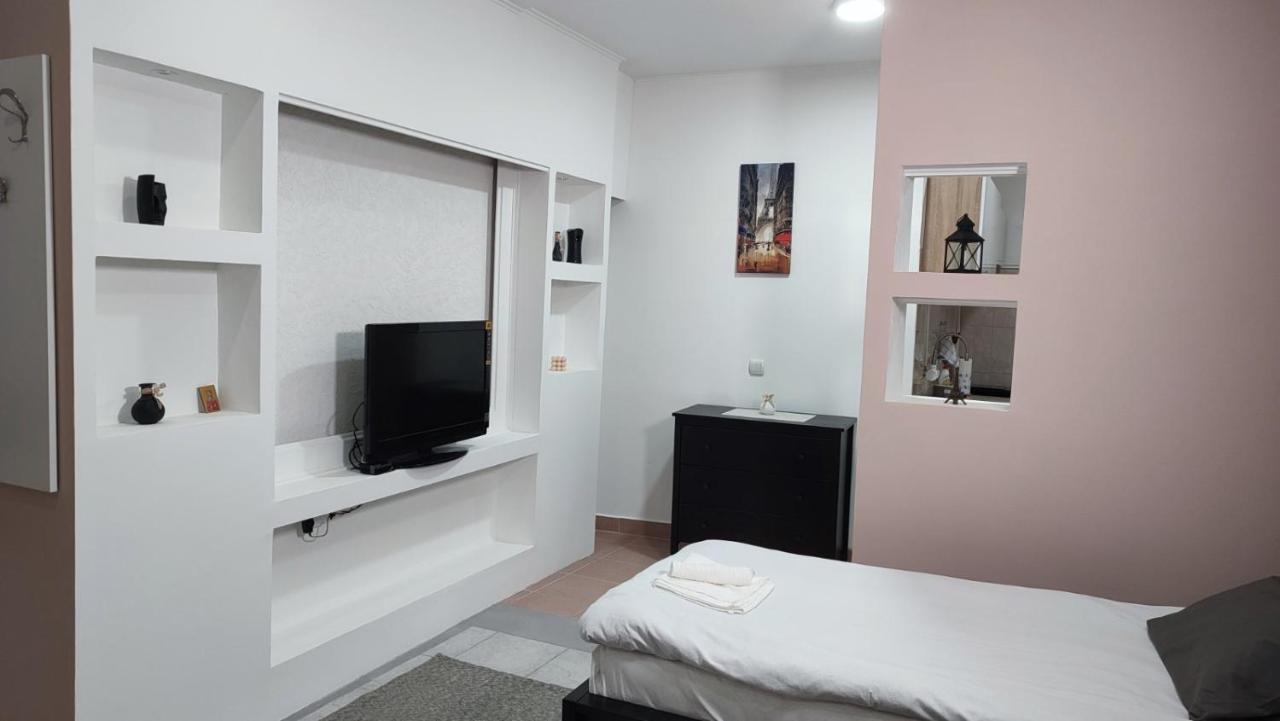 Airport Apartment Air Surcin Bagian luar foto